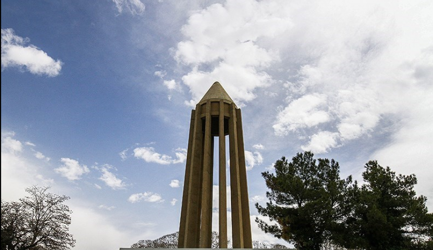 مقبرة بو علي سينا في همدان 