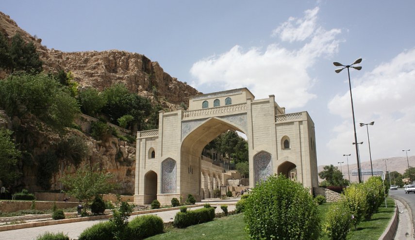 باب القران في مدينة شيراز 