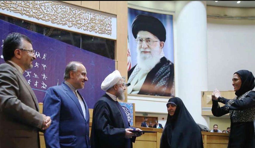 روحاني يدعو الى بث مباریات السیدات الایرانیات عبر التلفزیون