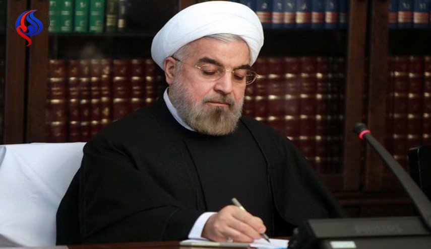 روحاني يهنئ ميشل عون بذكری الانتصار علی 