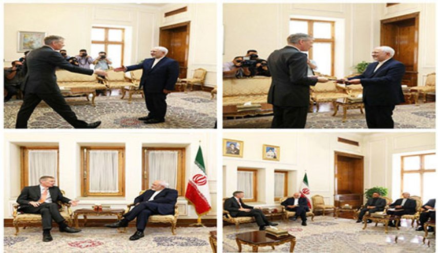 سفیر جدید انگلیس در ایران رونوشت استوارنامه خود را تقدیم ظریف کرد