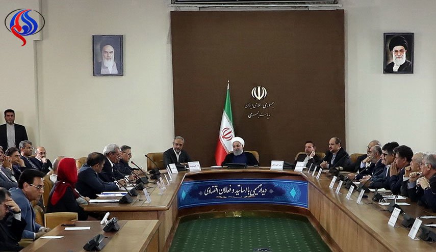 دروغ می گویند که هدفشان از تحریمها مردم ایران نیست/ بخش اصلی تولید باید نسبت به قیمت ارز در آینده مطمئن باشد/ بنگاهها باید در اختیار بخش خصوصی واقعی باشد