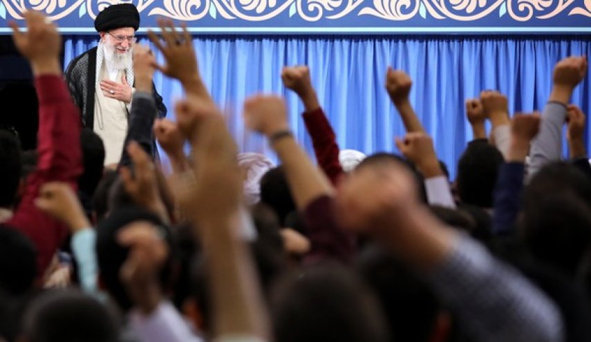 دیدار جمعی از استادان، نخبگان و پژوهشگران دانشگاه‌ها با رهبر انقلاب