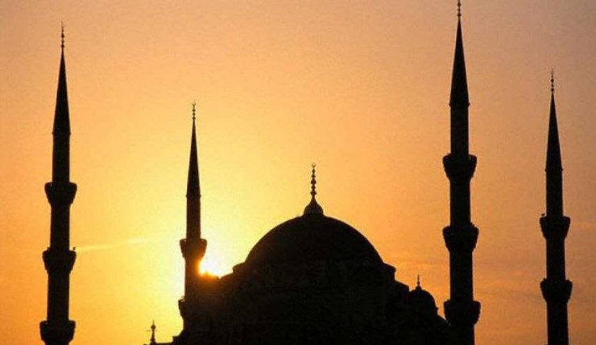 مفتي مصر ينهي الجدل القائم حول توقيت الفجر