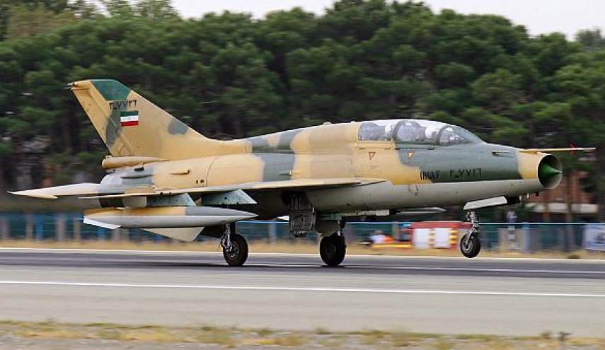 یک فروند جنگنده F-7 ارتش در اصفهان سقوط کرد/ خلبانان سالم هستند