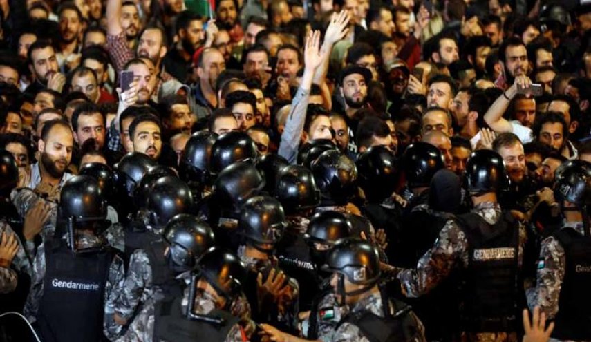 توقيف 5 أشخاص من جنسيات عربية شاركوا في احتجاجات الأردن