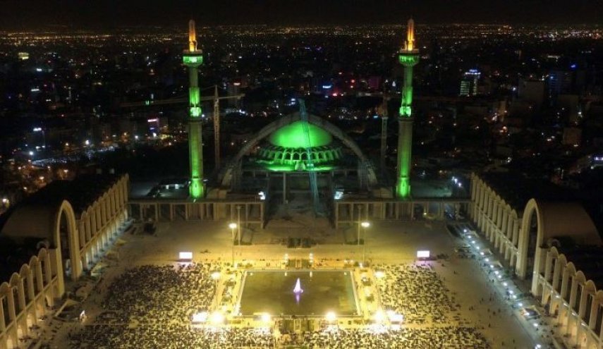 بالصور...اجواء ليالي القدر في طهران 
