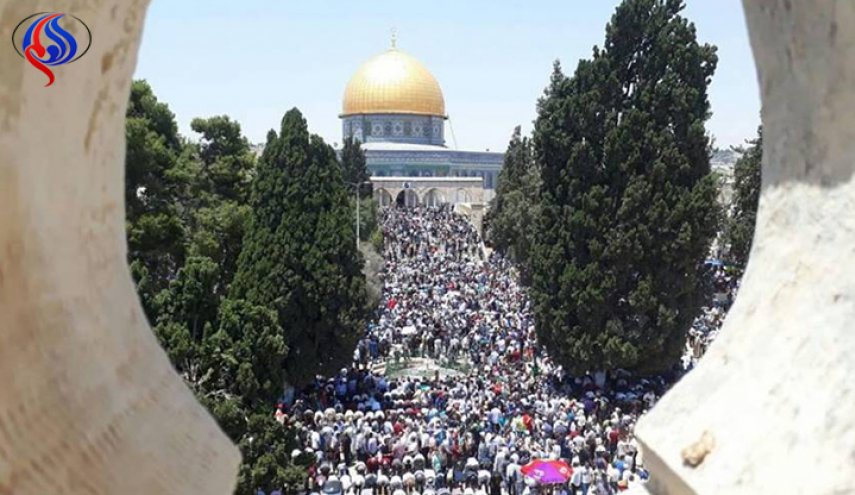 280 هزار فلسطینی نماز جمعه را در مسجد الاقصی اقامه کردند + تصاویر