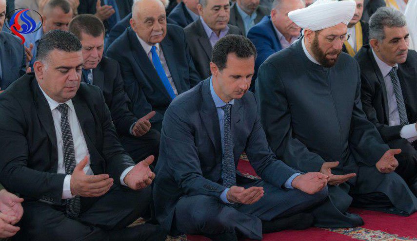 بشار اسد نماز عید سعید فطر را در شهر طرطوس اقامه کرد