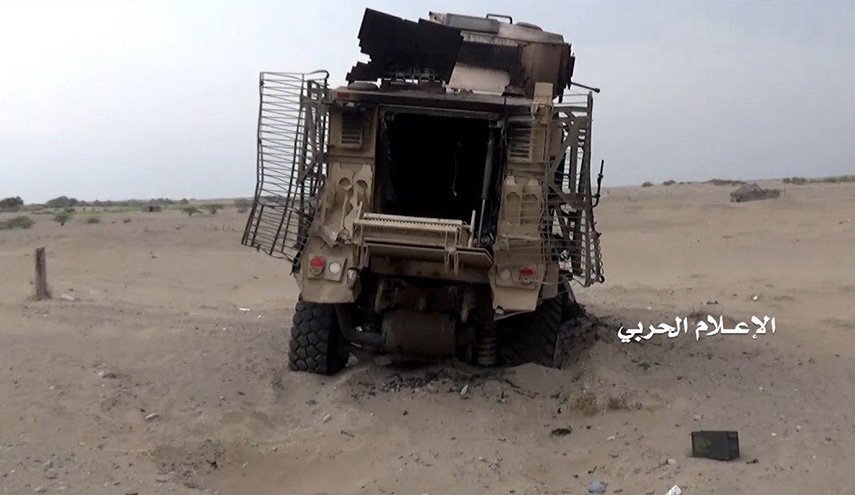 بالصور: محرقة لمدرعات وآليات مرتزقة السعودية بالساحل الغربي