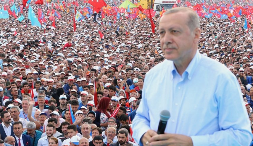 أنصار أردوغان يحتشدون في اسطنبول قبل أسبوع من الإنتخابات