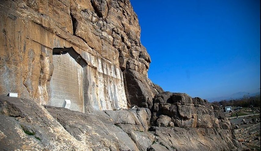 مجموعة بيستون الاثرية في كرمانشاه