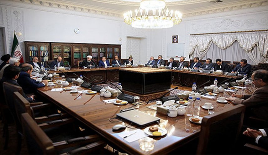 ملت ایران هرگز برابر توطئه‌های دولت آمریکا تسلیم نمی‌شود