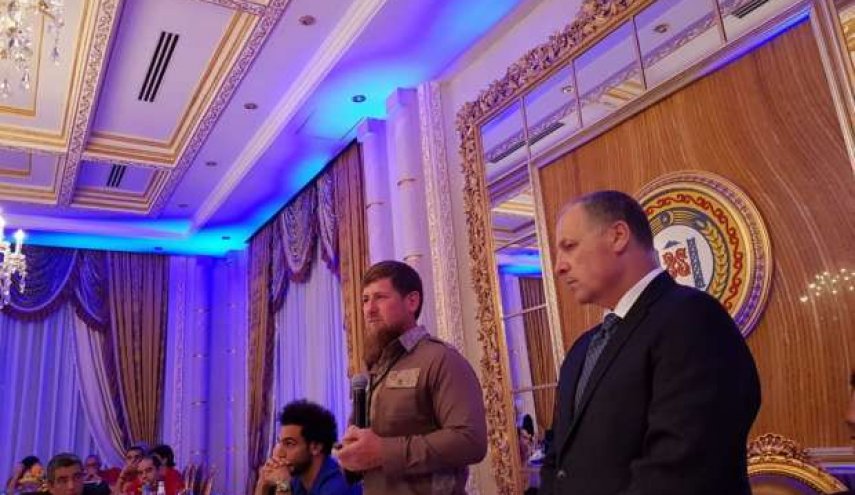  هذا اللاعب الشهير يحصل على وسام 