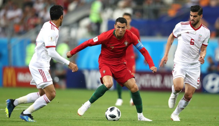 هكذا اشاد قائد الثورة باداء المنتخب الوطني لكرة القدم