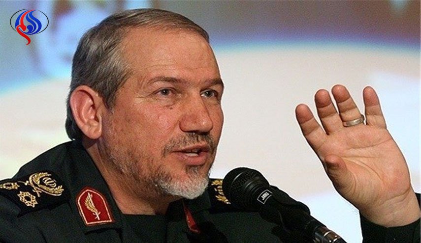 سرلشکر صفوی: کمک به دولت برای حل مشکلات و معضلات اقتصادی  یک وظیفه است