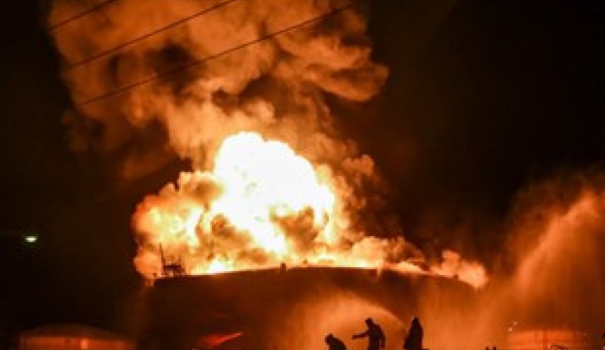 یک کشته و 5 مصدوم در آتش سوزی پتروشیمی آبادان