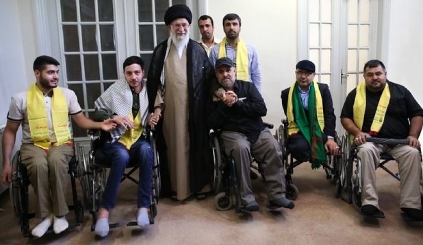 جمعی از جانبازان حزب‌الله لبنان با امام خامنه‌ای دیدار کردند