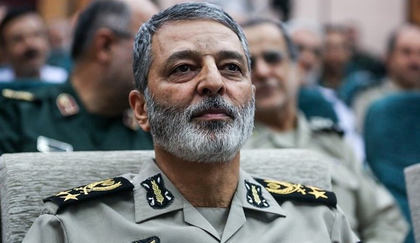 سرلشکر موسوی: همه ما باید بسیجی فکر کنیم، بسیجی کار کنیم و به بسیجی بودن افتخار کنیم