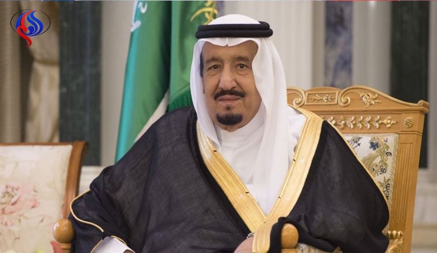 بعمر الثامنة عشرة.. صورة نادرة للملك سلمان برفقة ملك الأردن