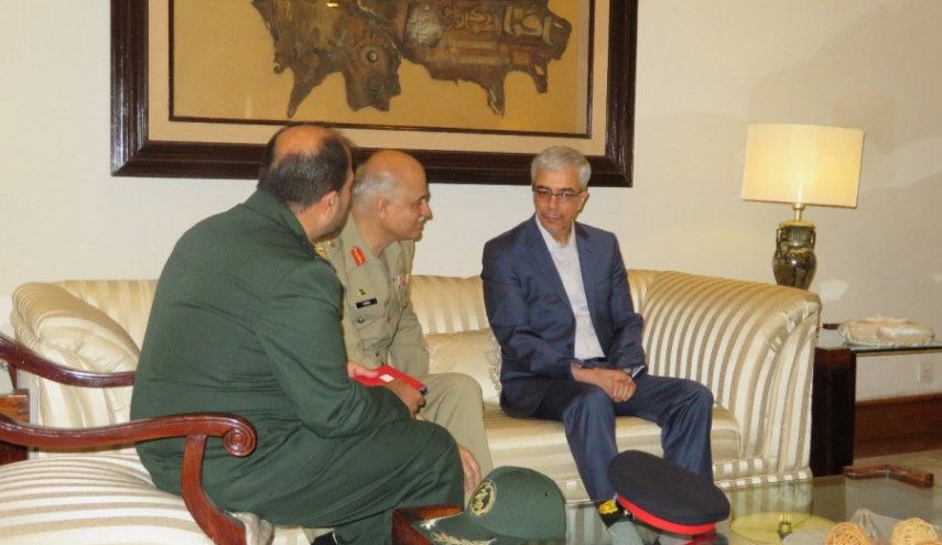 سرلشکر باقری وارد پاکستان شد
