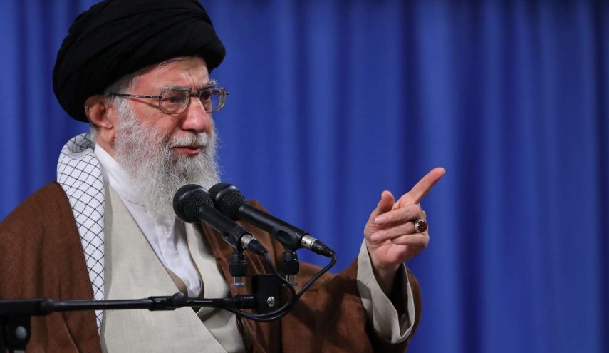 قالها القائد.. التهديدات بإغلاق هرمز تعبر عن نهج النظام
