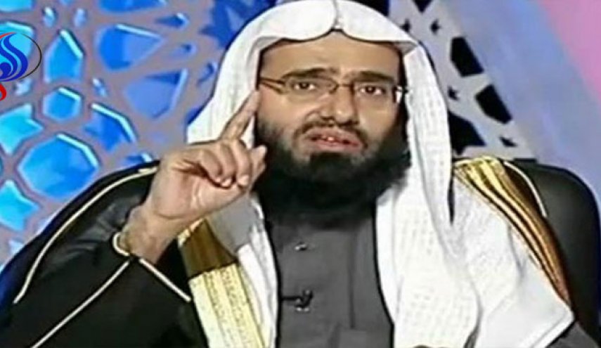 السلطة تتخذ إجراءات تأديبية قاسية بحق داعية سعودي شهير!!
 