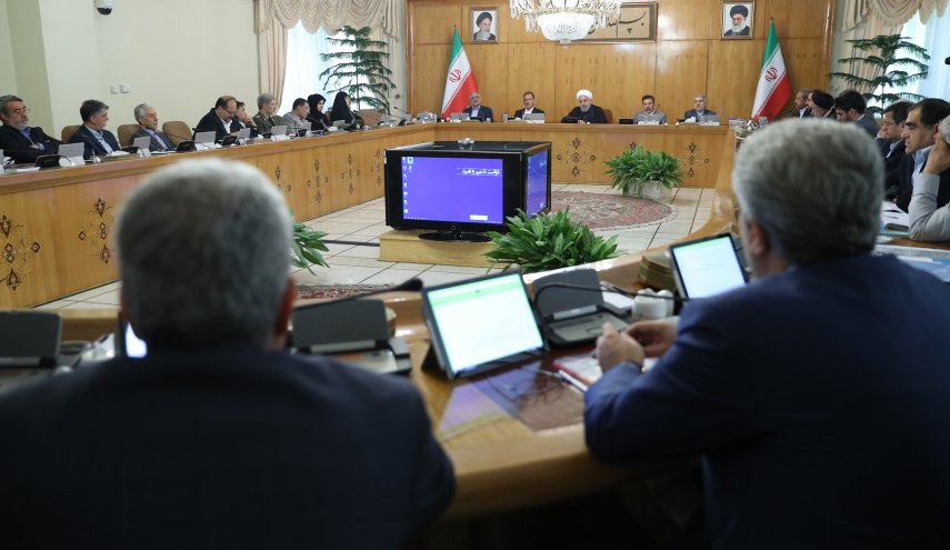 مابه التفاوت نرخ ارز مرجع تا ارز رایج بازار از واردکنندگانی که به تعهدات خود عمل نکرده اند، دریافت می شود