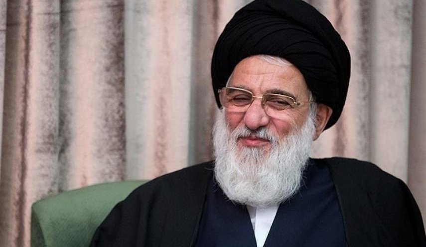آیت‌الله هاشمی‌شاهرودی برای شیمی‌درمانی در بیمارستان بستری شد