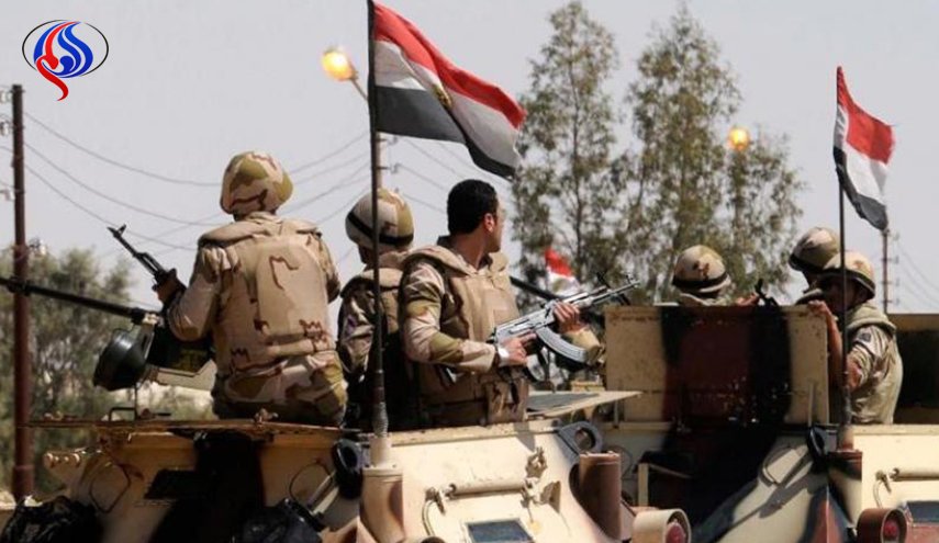تعاون ضباط مصريين مع 