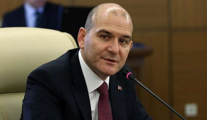 وزير الداخلية التركي يسخر من العقوبات الأمريكية
