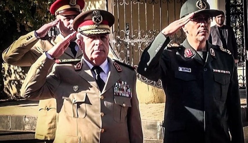 اللواء باقري يهاتف وزير الدفاع السوري..عما تحدث الجانبان؟ 