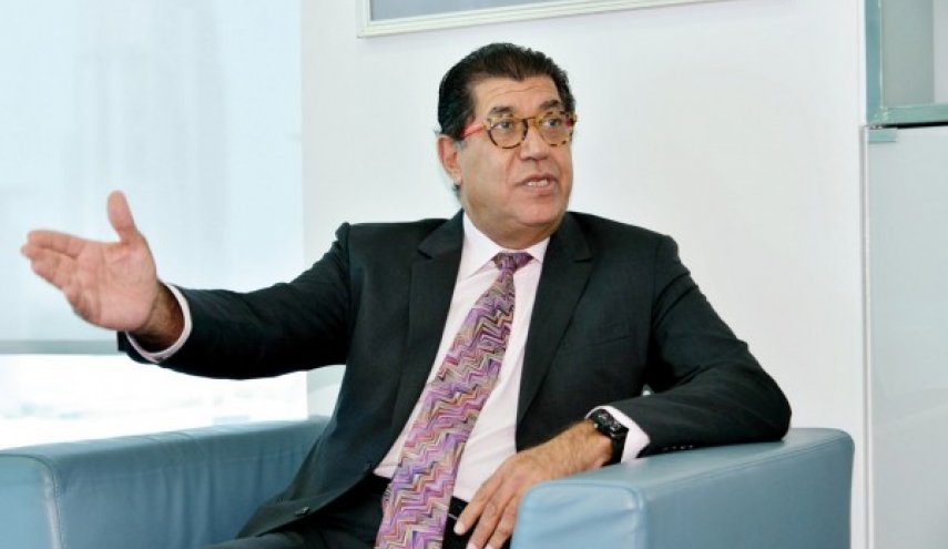 جمال فخرو ينتقد اعتماد البحرين على الإعانات الخليجيّة

