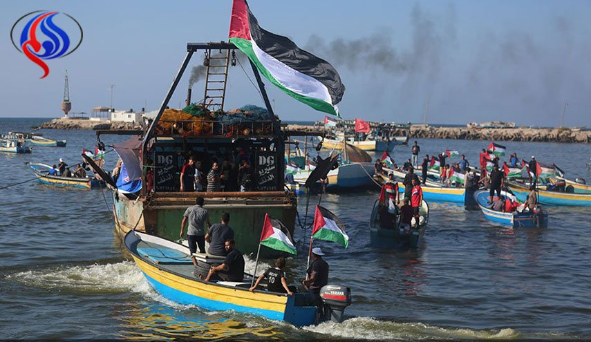 بحرية الاحتلال تطلق النار على سفن الحرية 
