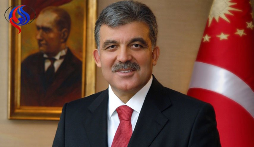 عبد الله غول: ترامب يمثل تهديدا عالميا