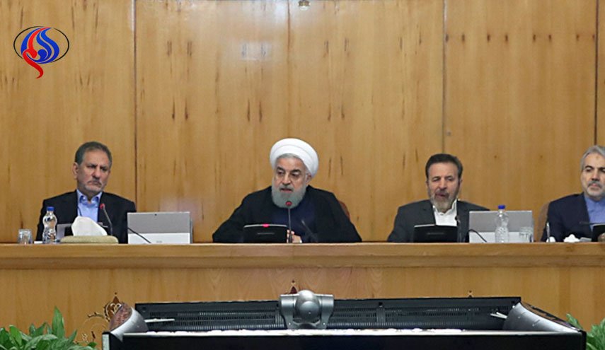 روحانی: درس یمن به متجاوزان؛ راه حل، مصالحه، مذاکره و توافق است نه جنگ و تجاوز / دشمن قادر نیست ملت ایران را به زانو در آورد؛ به شرط اینکه قوا و مردم کنار هم باشند