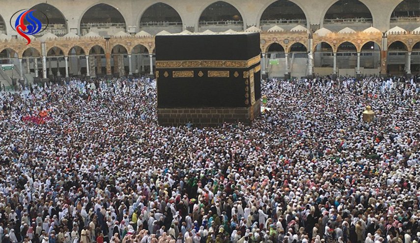 من المسؤول عن منع القطريين من أداء الحج؟