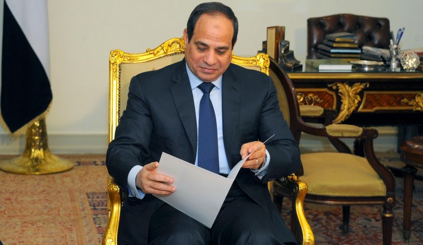 الرئيس المصري يصدر قانونا حول “جرائم المعلومات”
