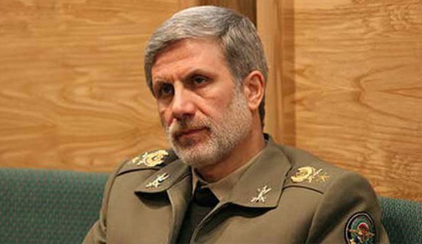 وزیر دفاع: در حوزه صنایع موشکی 10 سال از کشورهای منطقه جلوتر هستیم