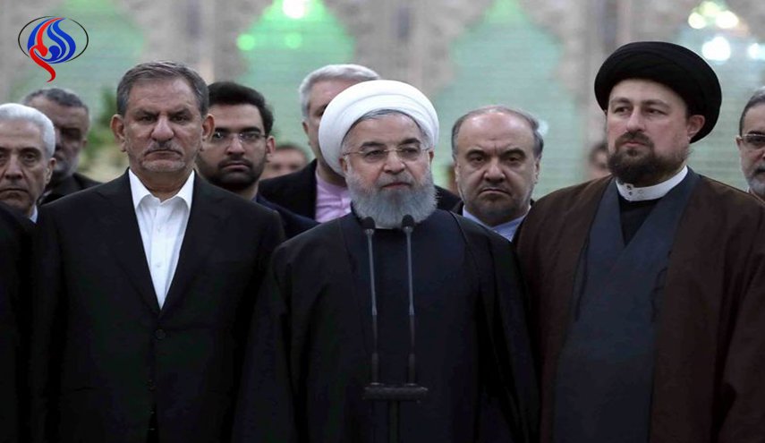 رئيس الجمهورية واعضاء الحكومة يجددون العهد والميثاق مع مبادئ الامام الخميني (رض)