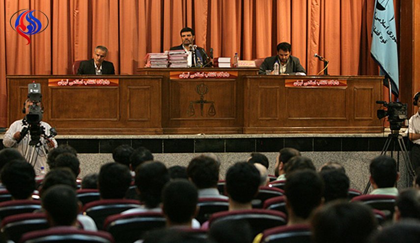 طهران تشهد اول جلسة لمحاكمة العابثين بالاقتصاد الوطني