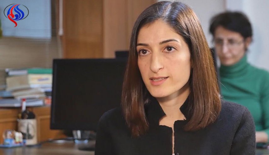 صحفية ألمانية تتعهد بعد إطلاق سراحها بمواصلة النضال من أجل زملائها الأتراك
