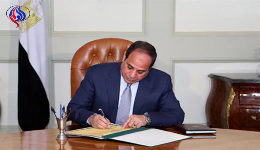  السيسي يجيز مراقبة مستخدمي مواقع التواصل الاجتماعي