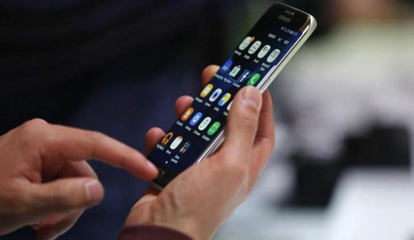خمس خدع تمنح هاتفك بطارية أطول عمرا بـ