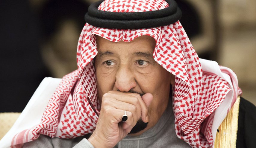 صحيفة: الملك سلمان يبحث عن بديل لابنه لولاية العهد!
