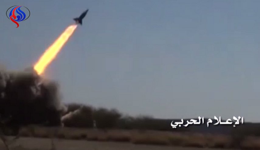 بالصور..قتلى للعدوان السعودي وصاروخا 
