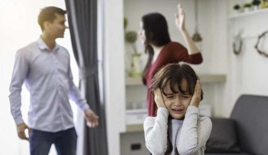 صراعات الأبوين تضر بالصحة العقلية للأطفال
