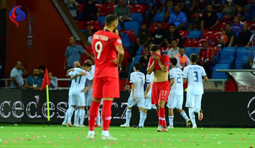 روسيا تسقط مضيفتها تركيا 2-1