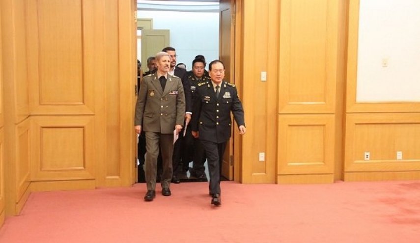 وزیر دفاع ایران از مرکز آموزش فضانوردان و چند مرکز نظامی و صنعتی چین بازدید کرد