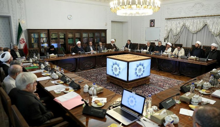 الرئیس روحاني: الحكومة تعكف على حل مشاكل الشعب
